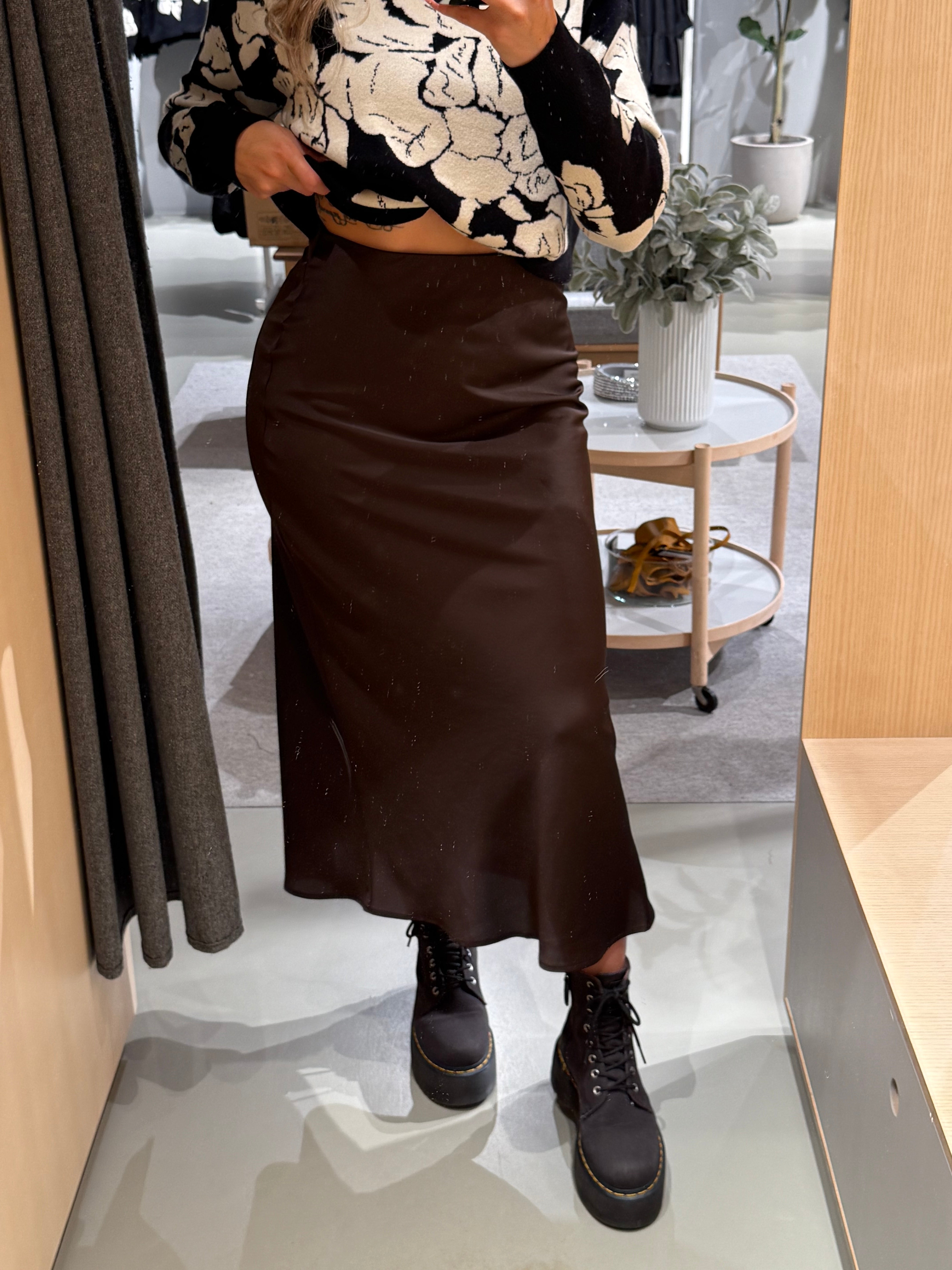 VIELLETTE Midi Skirt - Coffee Bean